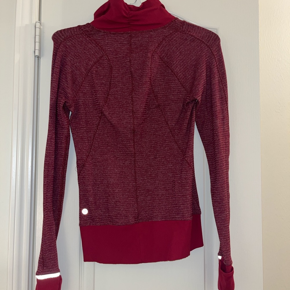 Lulu lemon pull over